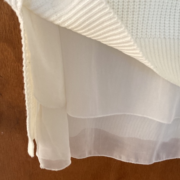 bishop & young top - Picture 3 of 4